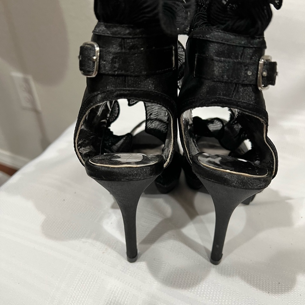 Wild Rose black satin and ruffle shoe size 6.5m - Picture 3 of 6